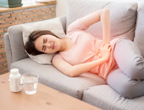 Kako preobremenjenost vpliva na boleče menstruacije ter izostanek le-teh?